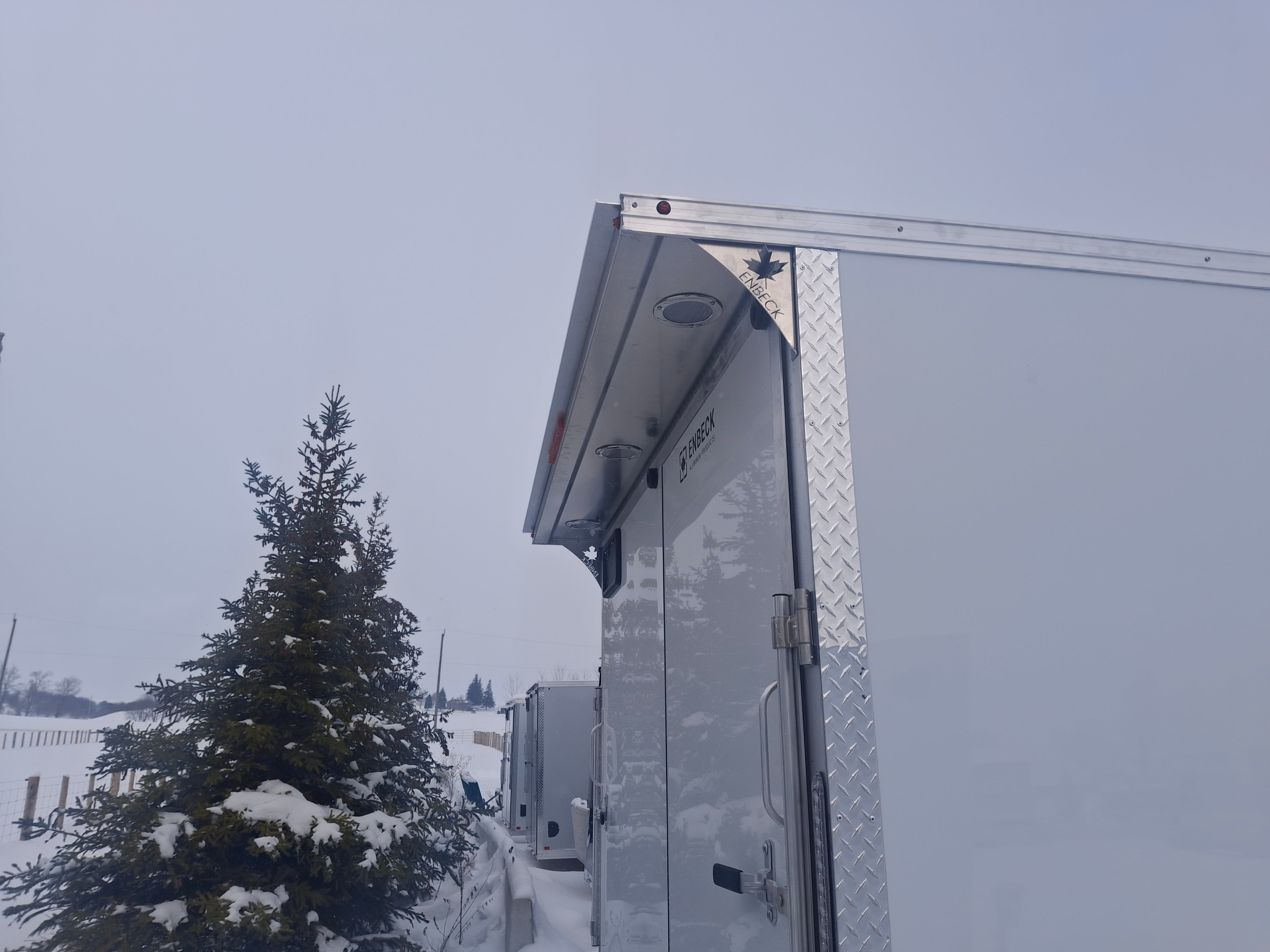 12" Rear Spoiler with 3 - 4" Round Loading Lights