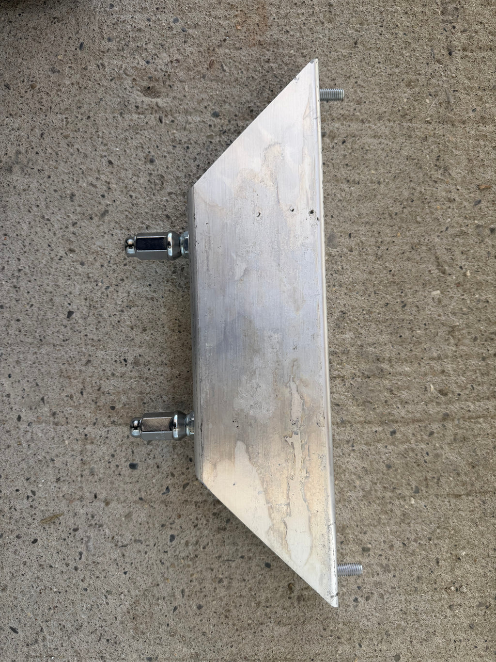 Enclosed -Spare wheel mount