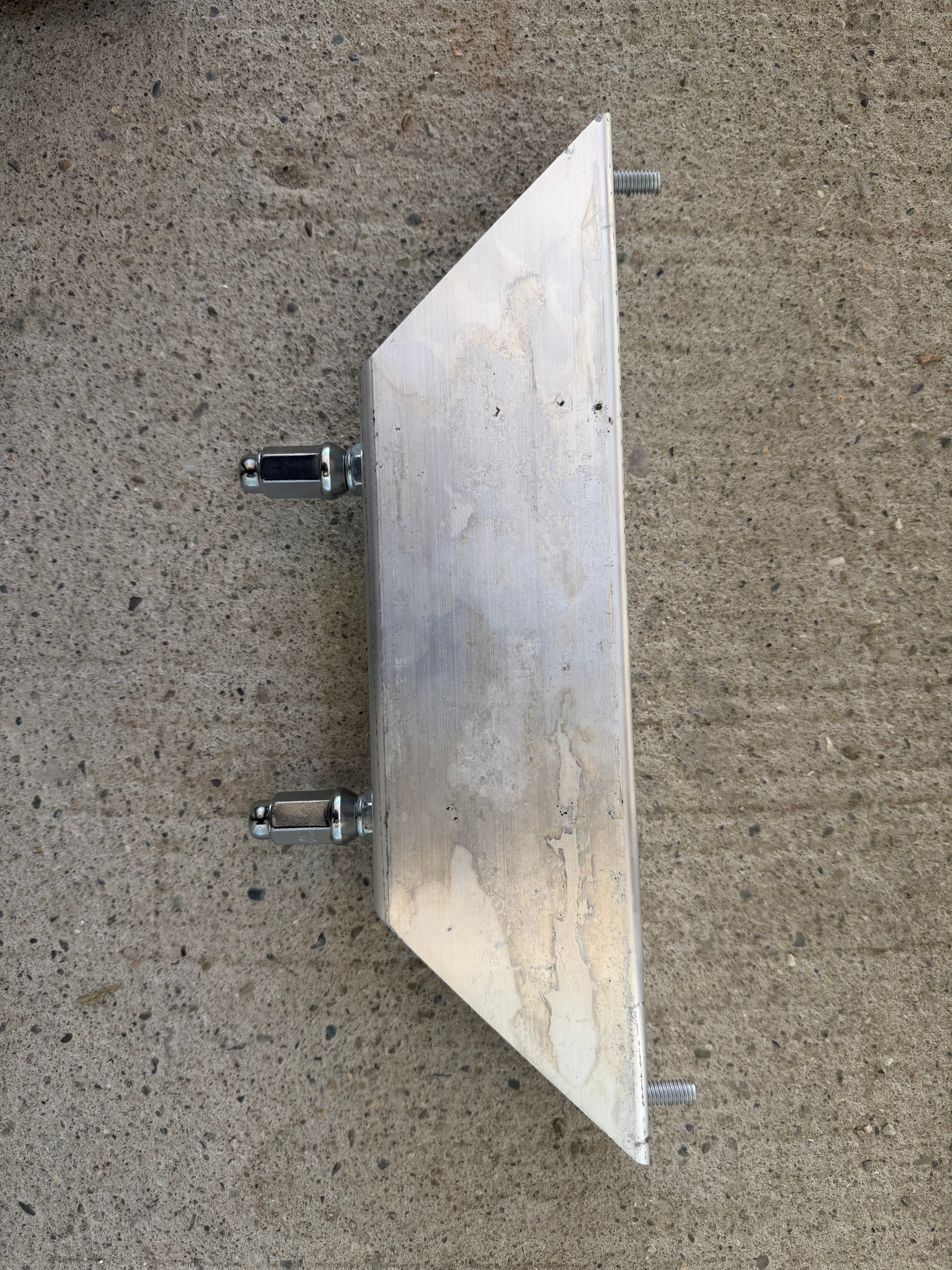 Enclosed -Spare wheel mount