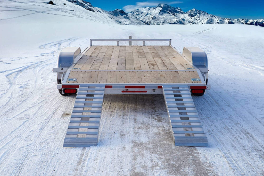 Tandem car hauler trailer fenders, rear view.